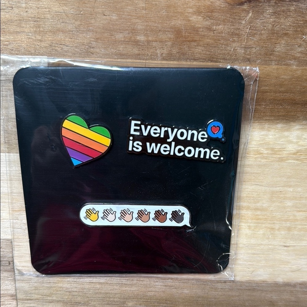 [Apple] NWT Rare Apple Employee Exclusive Collectible Diversity Magnet Pin Set